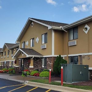 Super 8 By Wyndham Sterling Heights/Detroit Area